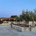 Acrocorinth 公寓 *