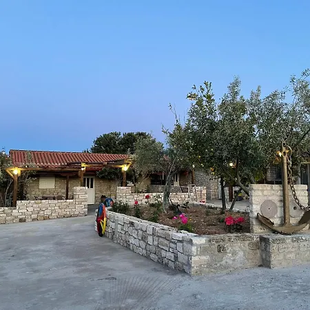 Acrocorinth Apartament *