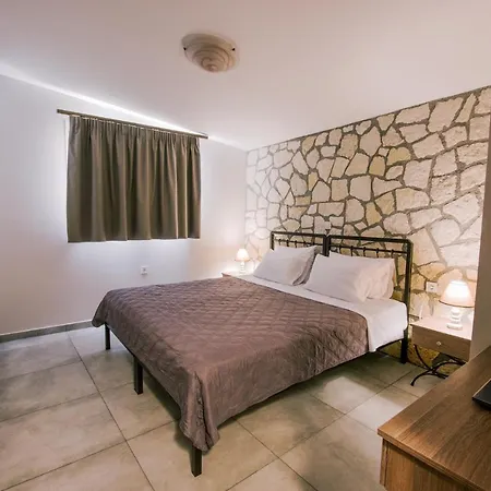 Acrocorinth * Corinth